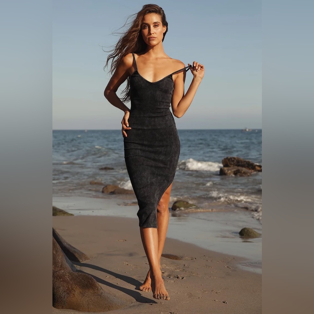 Black Ribbed Bodycon Midi Dress (Lulu's)
